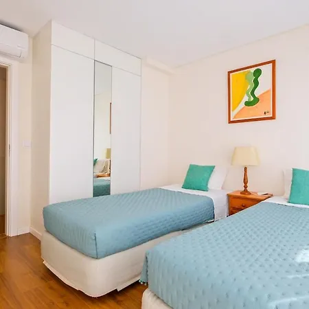 Twin In Shared House In Belém